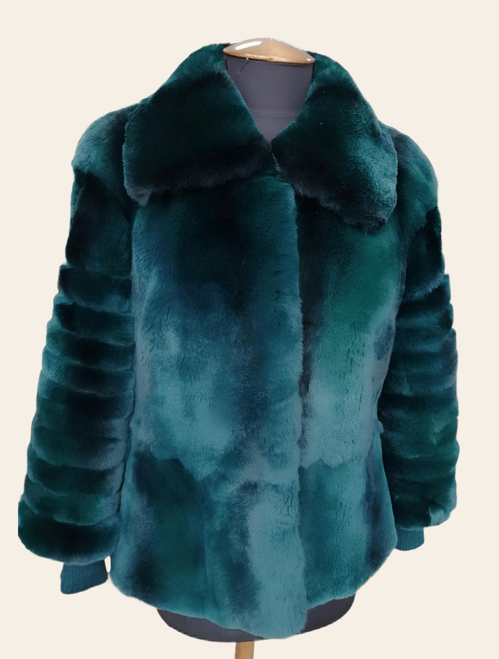 Зеленая короткая шуба