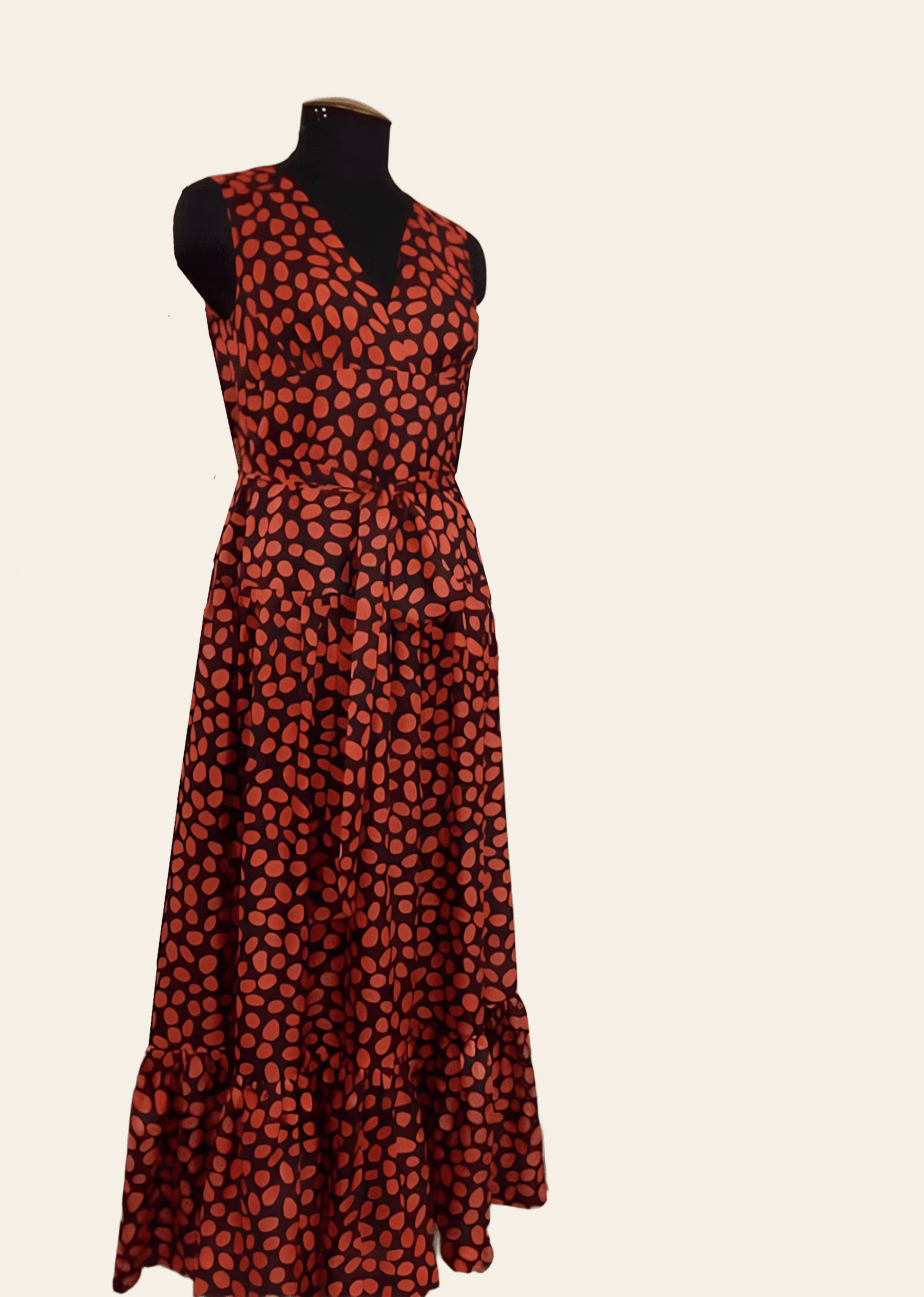 Платье без рукавов в горох