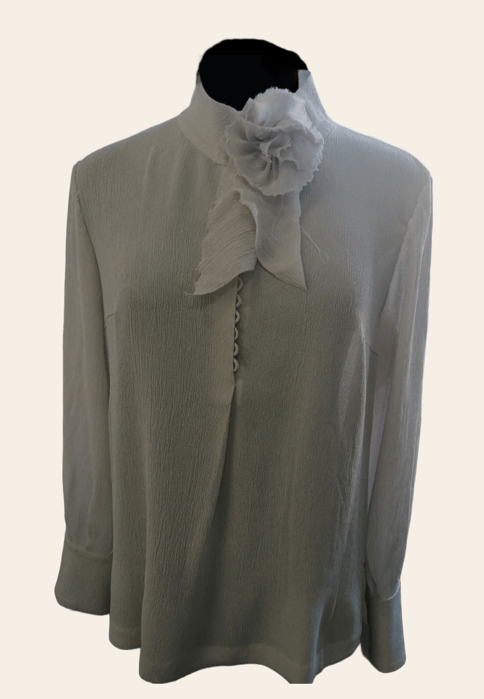 Белая блузка